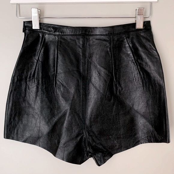 American Apparel size 24/25 leather short - Picture 10 of 15